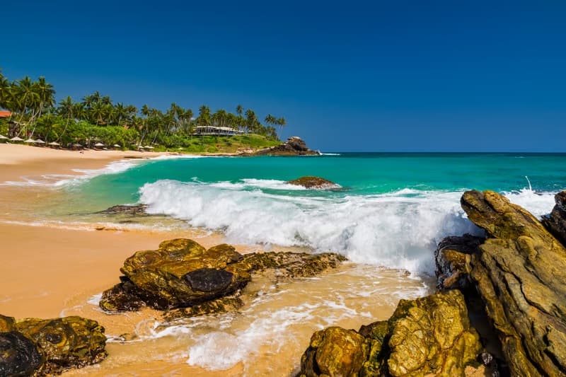 Relaxed beach life and tropical atmosphere in Unawatuna